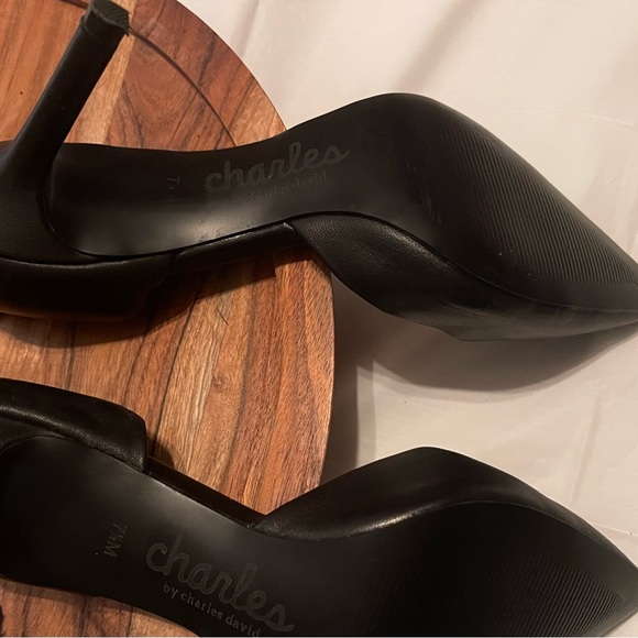 New without the tag. Charles David - Picture 7 of 10